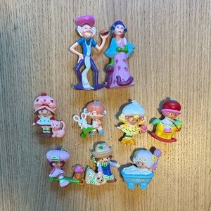 Strawberry Shortcake Figurine Set